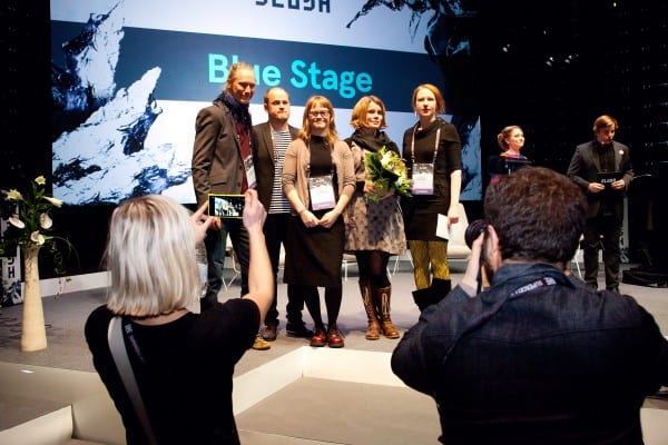 Prisutdelning av HSS 2013 Uutisraivaaja, Longplay, på Slush.