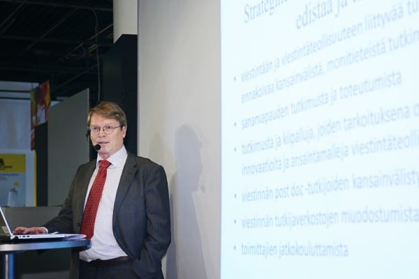 Professori Matti Sintonen.