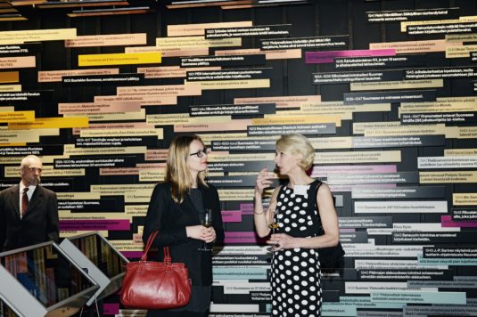 2.5.2016 Päivälehden museo. Ulla Koski keskustelee Unescon Tarja Turtian kanssa. Kuva: Ida Pimenoff